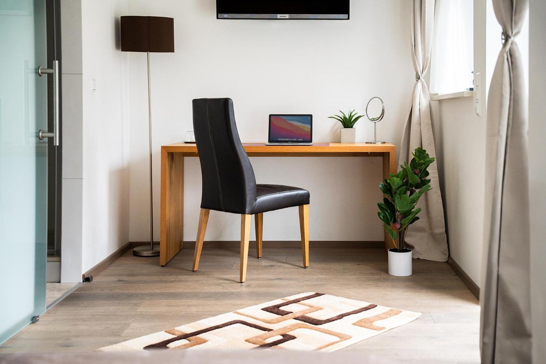 Hotel Vier Jahreszeiten An Der Therme & Kliniken Bad Krozingen Naehe Freiburg & Schwarzwald Ideal Fuer Wellness Kur & Business Ausfluege 24H Check In- Wlan & Parken Gratis Kültér fotó