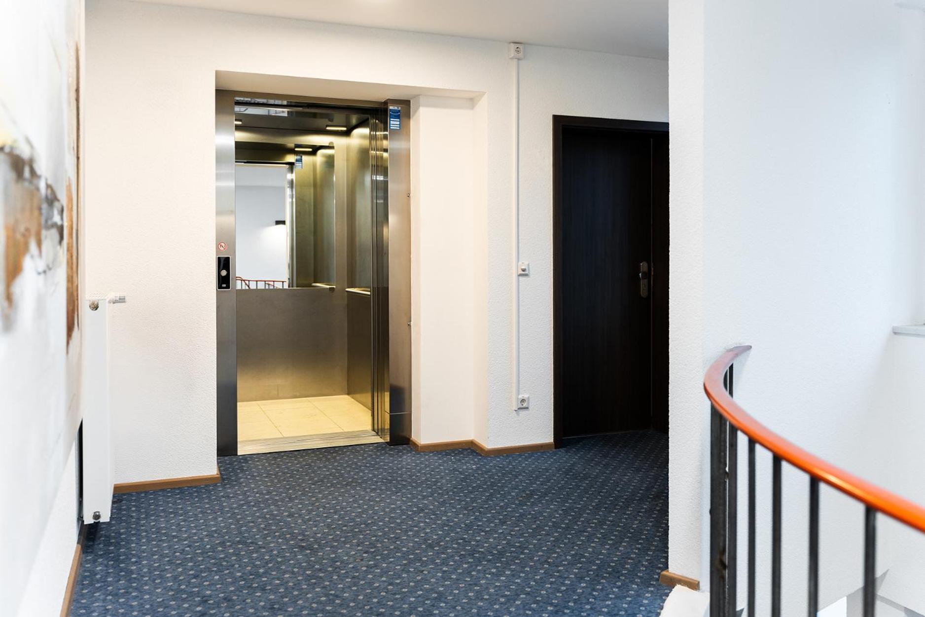 Hotel Vier Jahreszeiten An Der Therme & Kliniken Bad Krozingen Naehe Freiburg & Schwarzwald Ideal Fuer Wellness Kur & Business Ausfluege 24H Check In- Wlan & Parken Gratis Kültér fotó